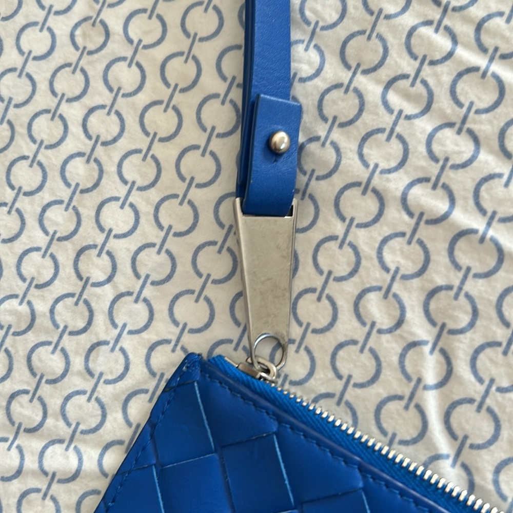 Bottega Veneta Cobalt Blue Intrecciato Zip Clutch - Picture 5 of 12